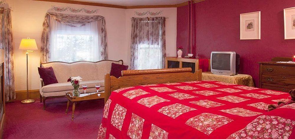 The Sawyer House Bed & Breakfast สเตอร์เจียนเบย์ ภายนอก รูปภาพ