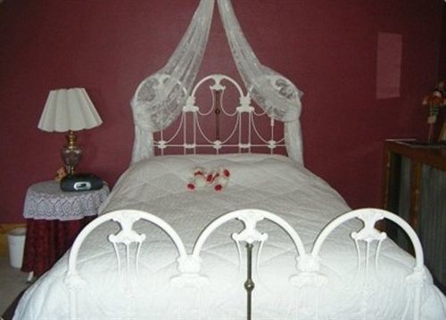 The Sawyer House Bed & Breakfast สเตอร์เจียนเบย์ ภายนอก รูปภาพ
