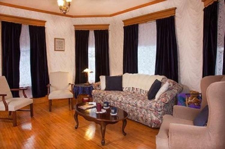 The Sawyer House Bed & Breakfast สเตอร์เจียนเบย์ ภายนอก รูปภาพ